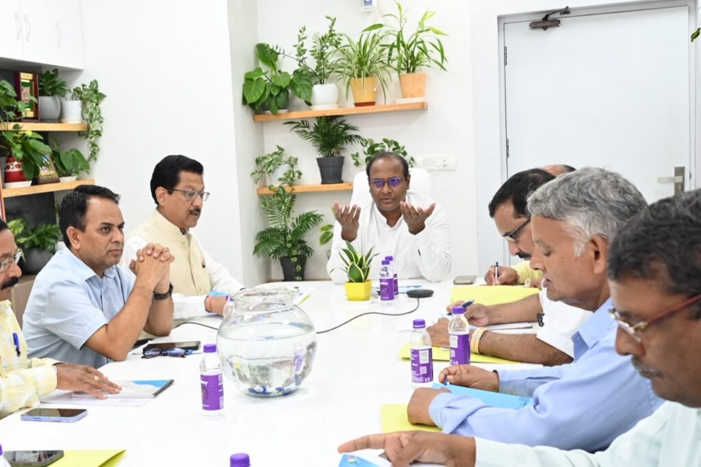 मुख्य निर्वाचन अधिकारी ने लिया राजनैतिक दलों से SIR पर फीडबैक*