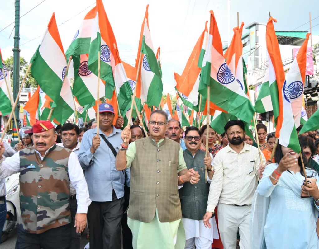 हर घर तिरंगा यात्रा में उमड़ा जनसैलाब, कैबिनेट मंत्री गणेश जोशी ने किया शुभारंभ* हर घर तिरंगा यात्रा में उमड़ा जनसैलाब, कैबिनेट मंत्री गणेश जोशी ने किया शुभारंभ*