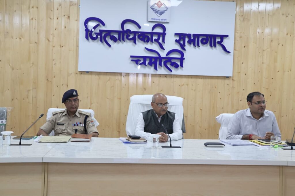टनल रेस्क्यू में तेजी और बेहतर समन्वय पर जोर, आयुक्त ने श्रमिक हितों की भी ली जानकारी**