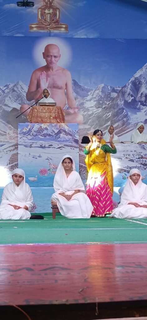 आध्यात्मिक श्रमणी आर्यिकारत्न पूर्णमति माताजी का भव्य दीक्षा दिवस समारोह हर्षोल्लास के साथ सम्पन्न आध्यात्मिक श्रमणी आर्यिकारत्न पूर्णमति माताजी का भव्य दीक्षा दिवस समारोह हर्षोल्लास के साथ सम्पन्न