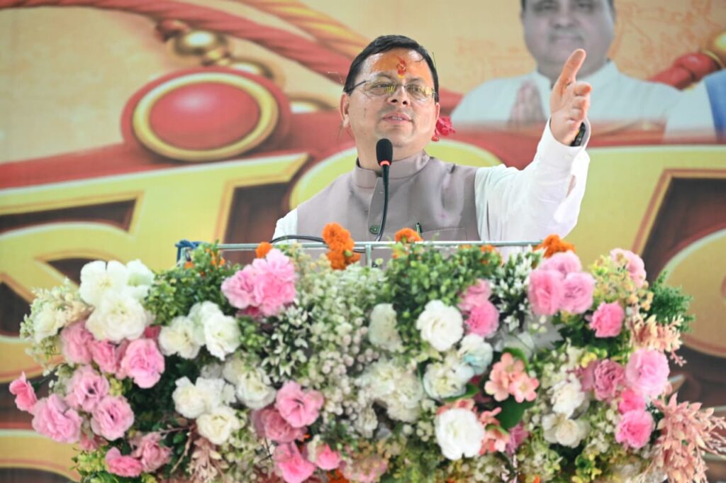 मुख्यमंत्री धामी की बड़ी घोषणा: अब 60 वर्ष की आयु से महिलाओं को रोडवेज बसों में मिलेगा मुफ्त सफर*