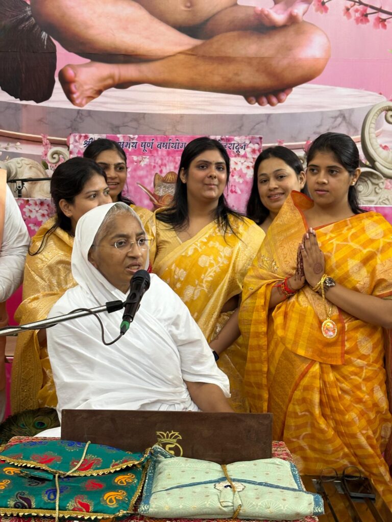 कर्तृत्व भाव की भूल छोड़ आत्मा की ओर लौटना ही धर्म की सच्ची साधना : आर्यिका पूर्णमति माताजी*
