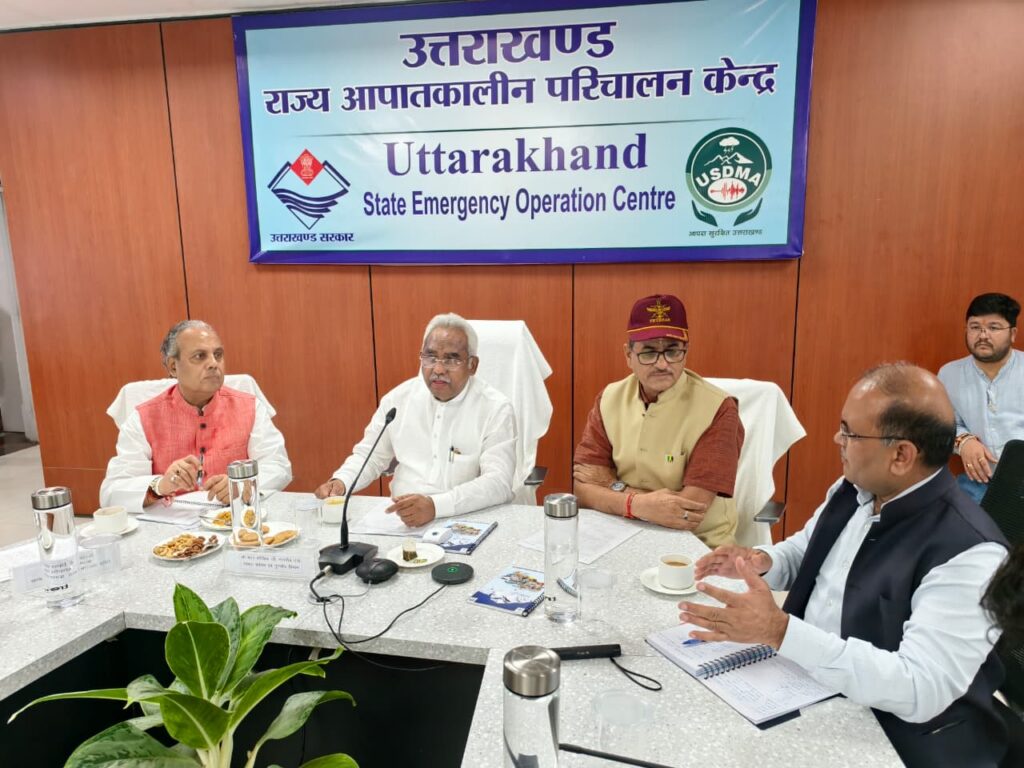 ग्लेशियर झीलों की निगरानी के लिए अत्याधुनिक तकनीक अपनाई जाएगीः मदन कौशिक* ग्लेशियर झीलों की निगरानी के लिए अत्याधुनिक तकनीक अपनाई जाएगीः मदन कौशिक*