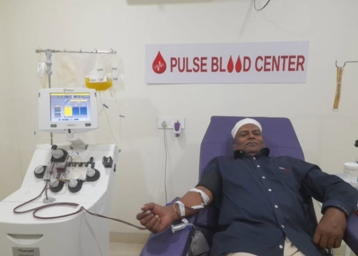इंसानियत और मानवता की मिसाल बने हाजी जाहिद हुसैन, जरूरतमंद मरीज के लिए किया SDP प्लेटलेट्स का दान