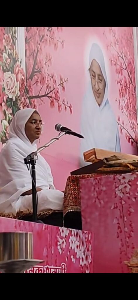 दशलक्षण महापर्व में उत्तम सत्य धर्म की आराधना, स्कूली बच्चों द्वारा वाद विवाद प्रतियोगिता एवं बच्चों ने प्रस्तुत की ‘सुख की खोज’ नाटिका