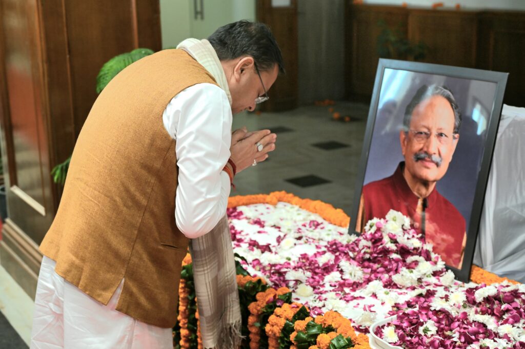 मुख्यमंत्री ने विधानसभा में पूर्व मुख्यमंत्री स्वर्गीय मेजर जनरल भुवन चन्द्र खण्डूड़ी को दी भावभीनी श्रद्धांजलि*